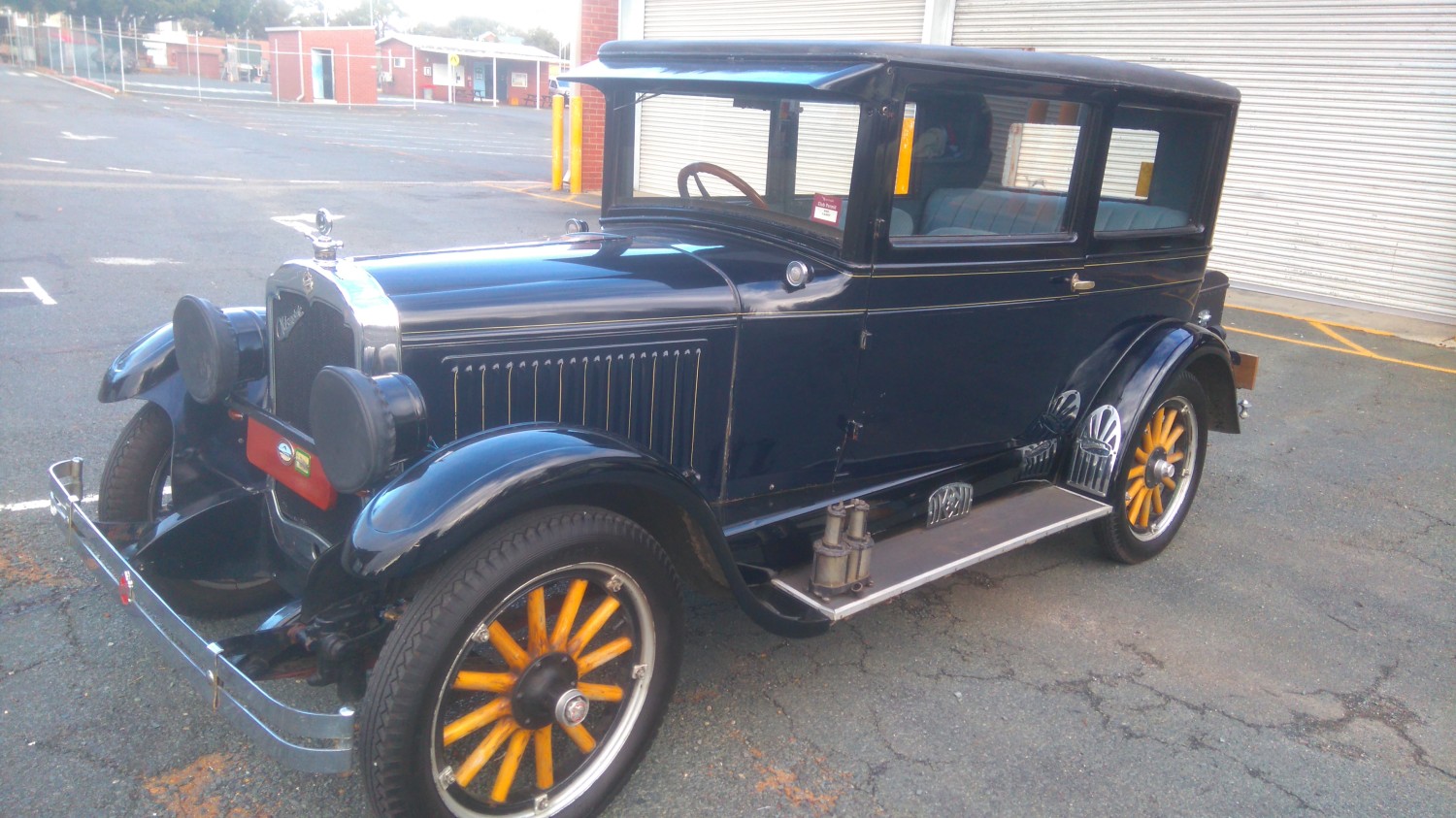 1925 Oldsmobile Coach