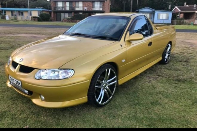 2004 Holden COMMODORE SV8