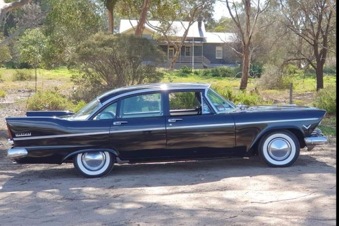 1955 Oldsmobile Rocket 88 Holiday