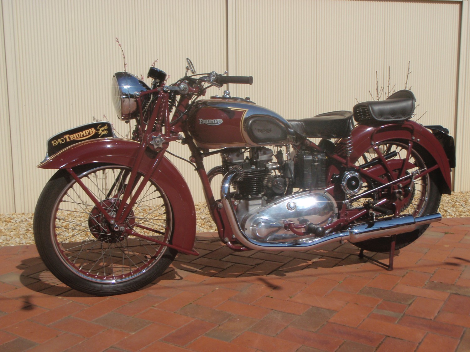 1940 Triumph Speed Twin - crossie - Shannons Club