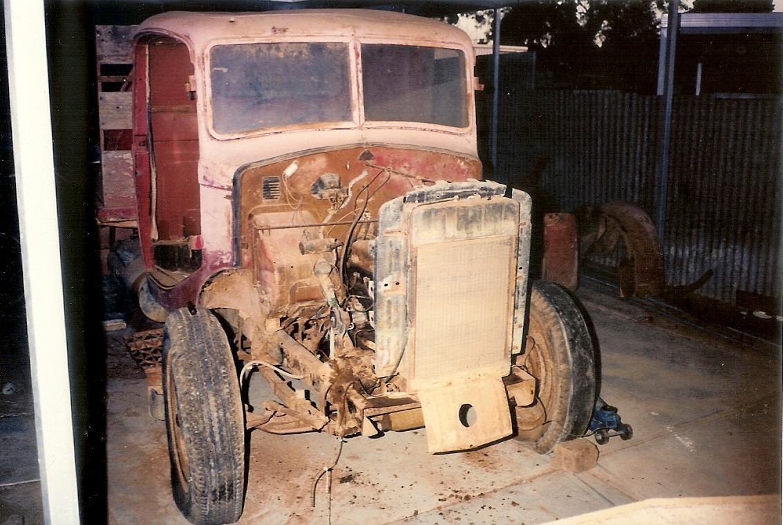 1948 Holden 48 215