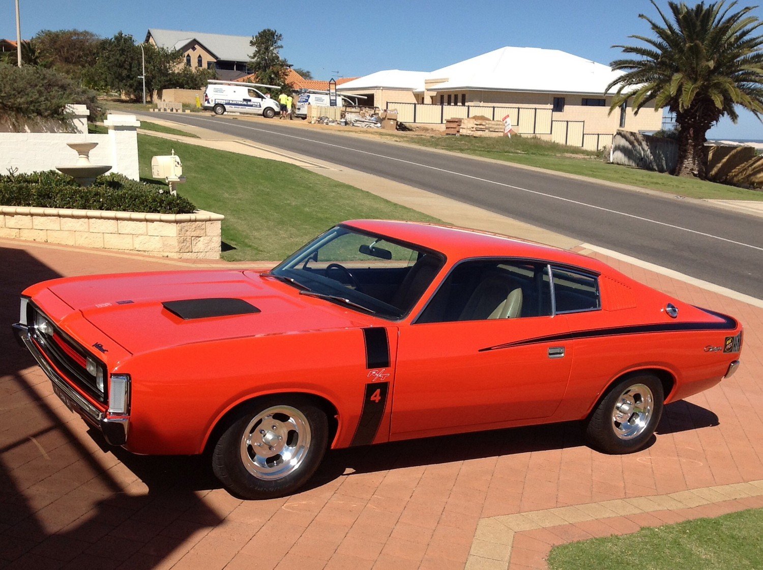 Super Rare, Unrestored 1972 Chrysler Valiant Charger R/T E49 'Big Tank' Is  An Aussie Muscle Car Icon