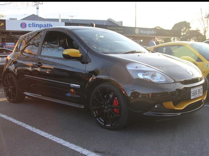 2012 Renault Clio RS Red Bull