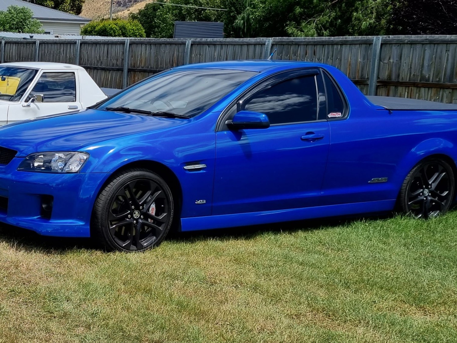 2010 Holden VE COMMODORE - calaisaj - Shannons Club