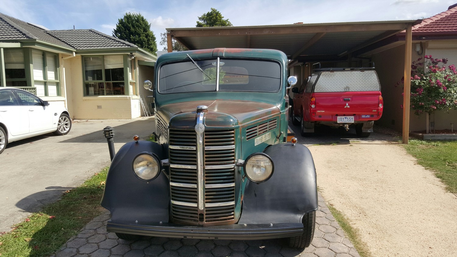 1952 Bedford M - Scratcha - Shannons Club