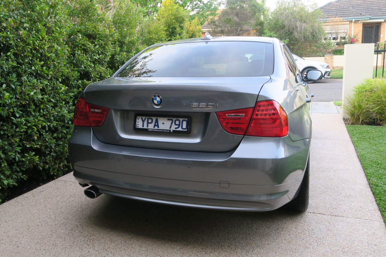 2011 BMW 320i EXECUTIVE