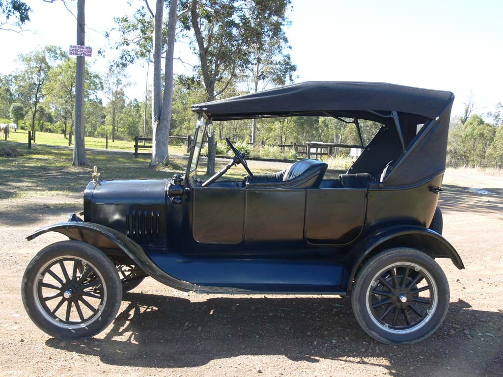 1925 Ford Model T - TinLizMitch - Shannons Club