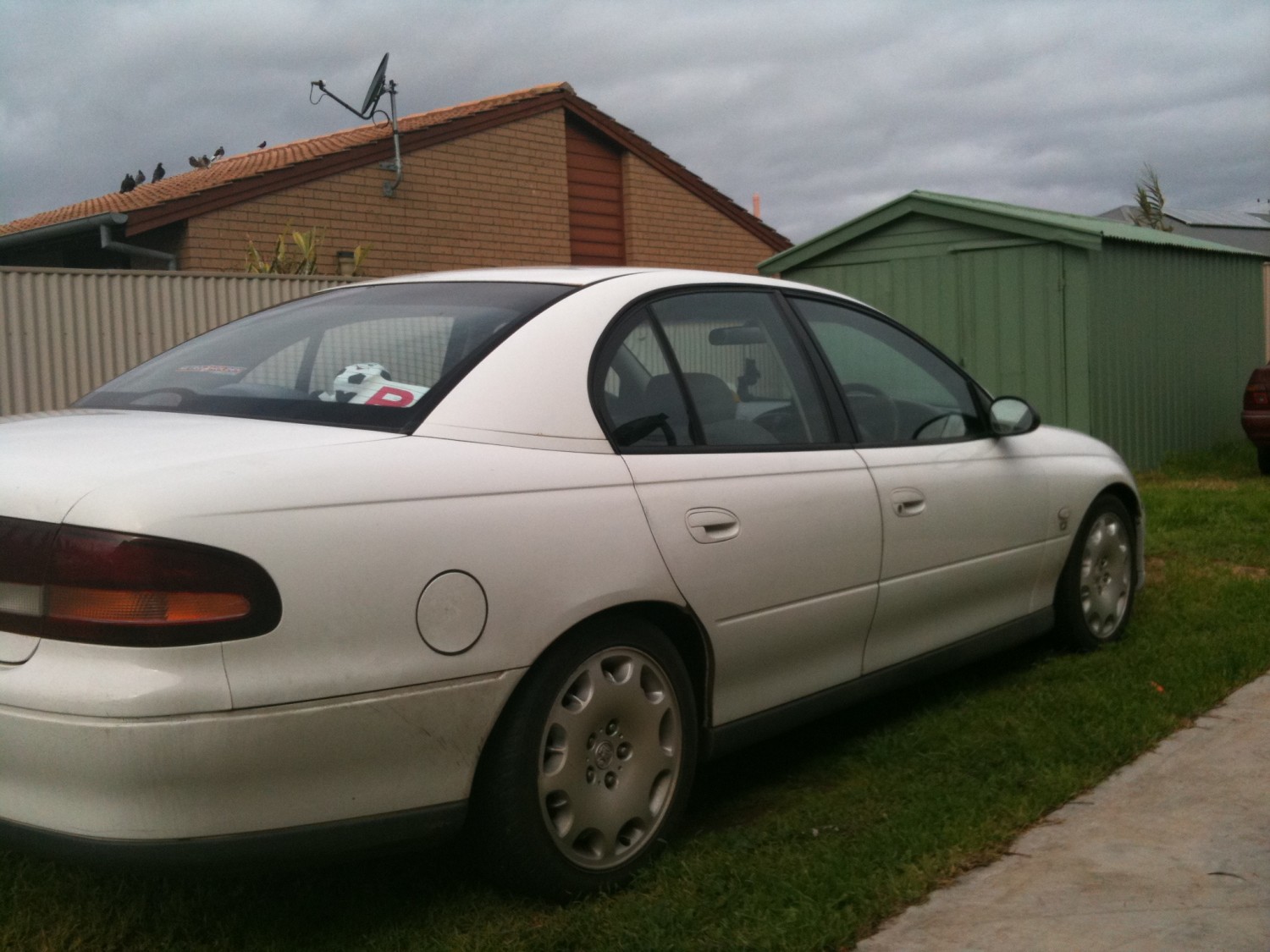 1998 Holden COMMODORE EXECUTIVE