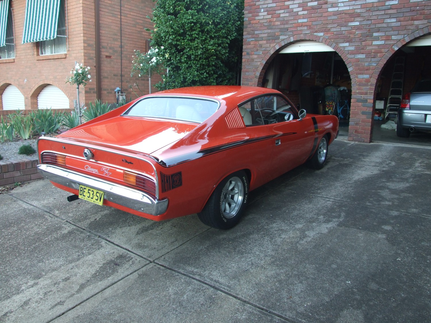 File:1976 Chrysler Valiant VK Charger (29444627455).jpg