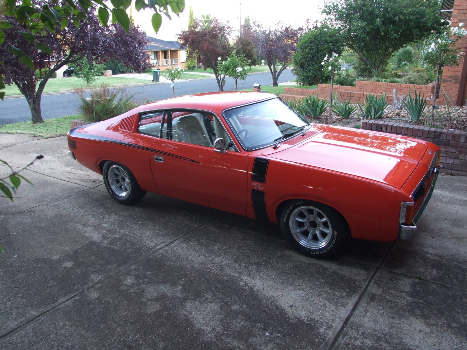 File:1976 Chrysler Valiant VK Charger (29444627455).jpg