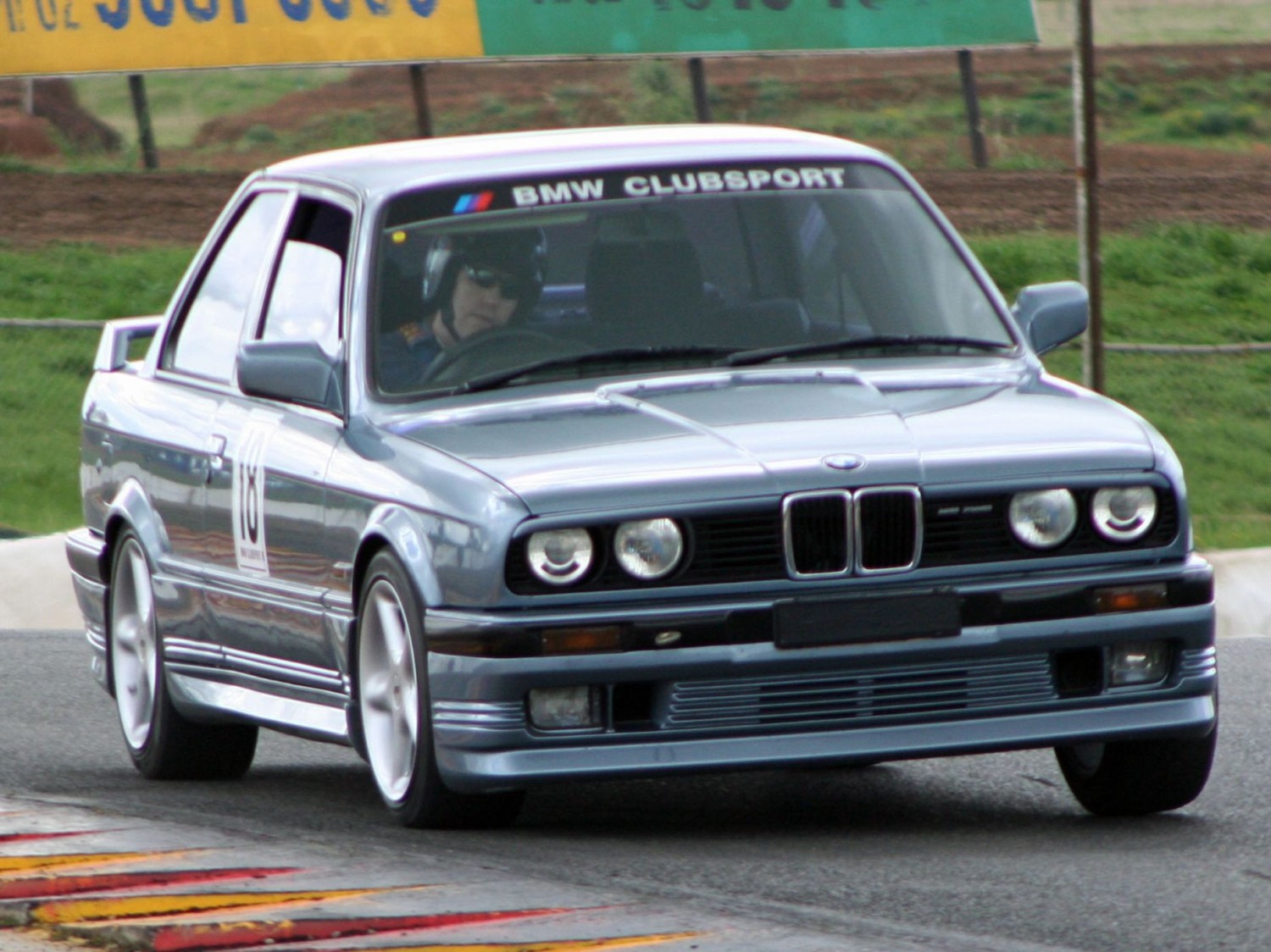 1989 BMW E30 - RACINGDYNAMICS - Shannons Club