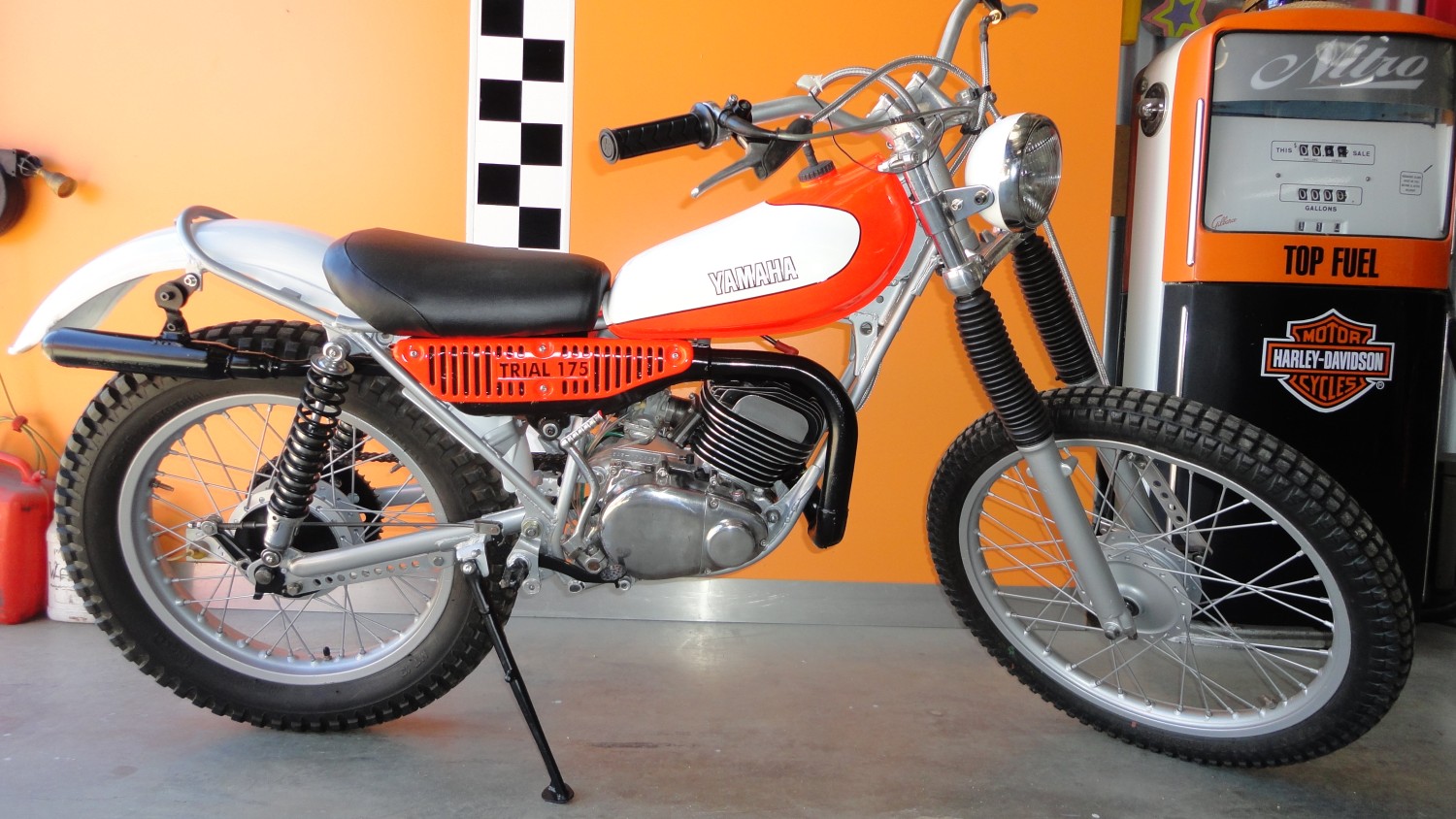 1975 Yamaha TY 175