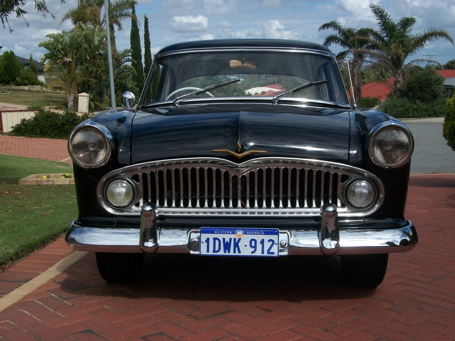 1957 Simca VEDETTE "VERSAILLES" - Jpickles3 - Shannons Club