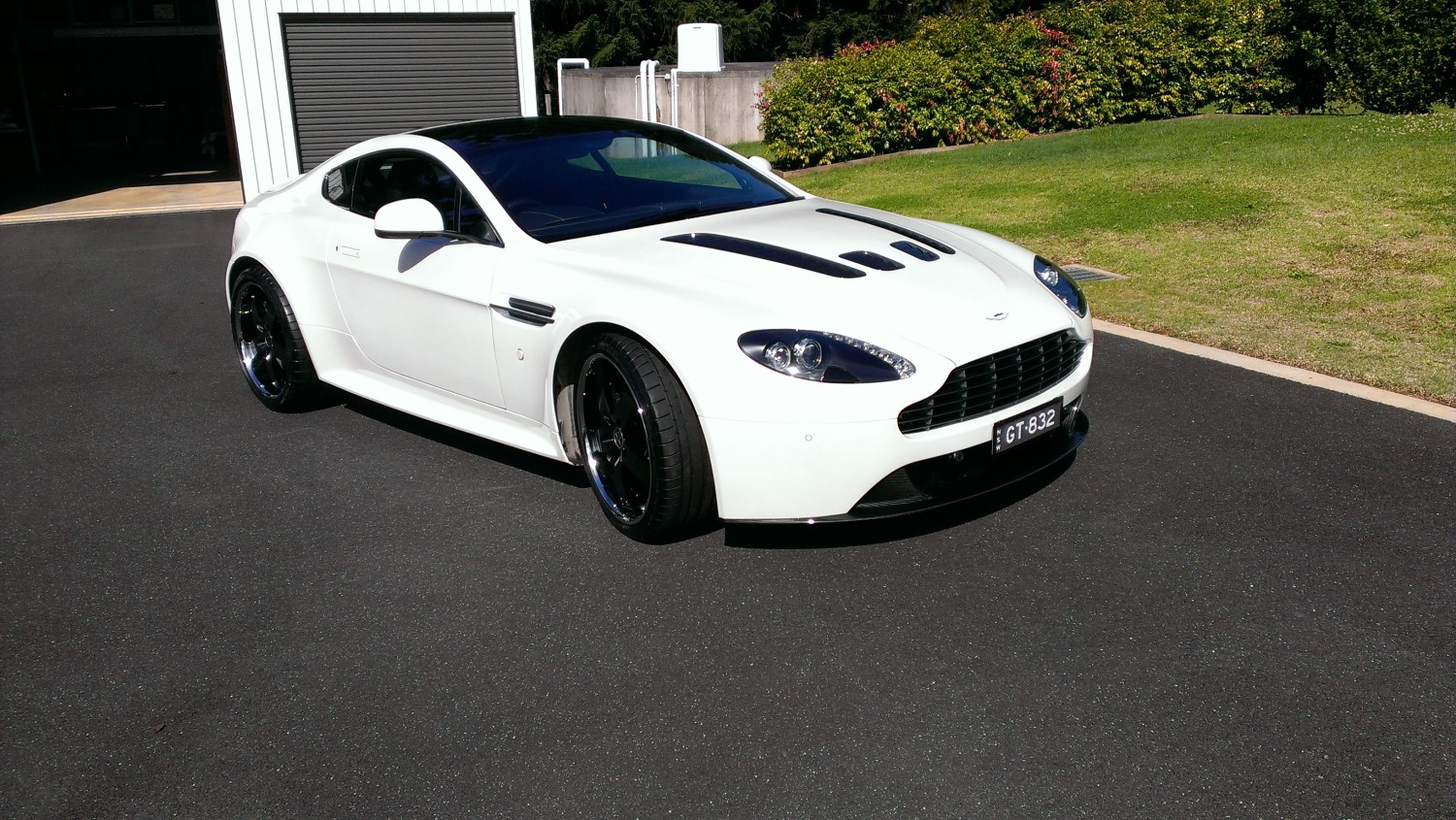 2012 Aston Martin V12 Vantage - GrantTuckwell - Shannons Club