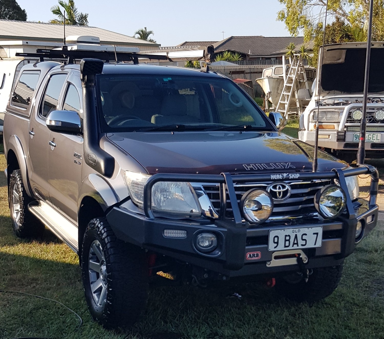 2013 Toyota HILUX SR5 (4x4) - bradensipple - Shannons Club