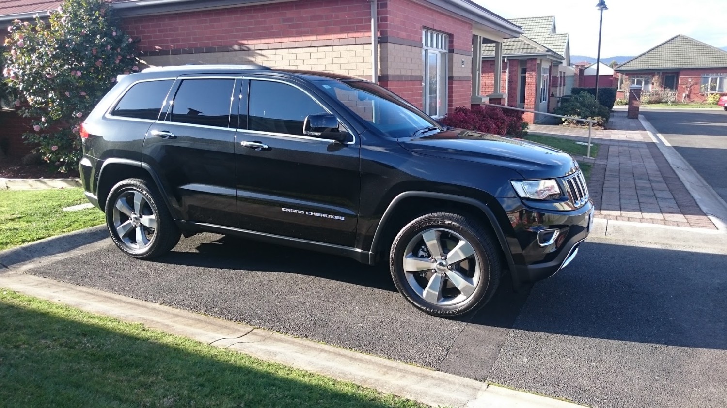 2016 Jeep Grand Cherokee Limited - USA66 - Shannons Club