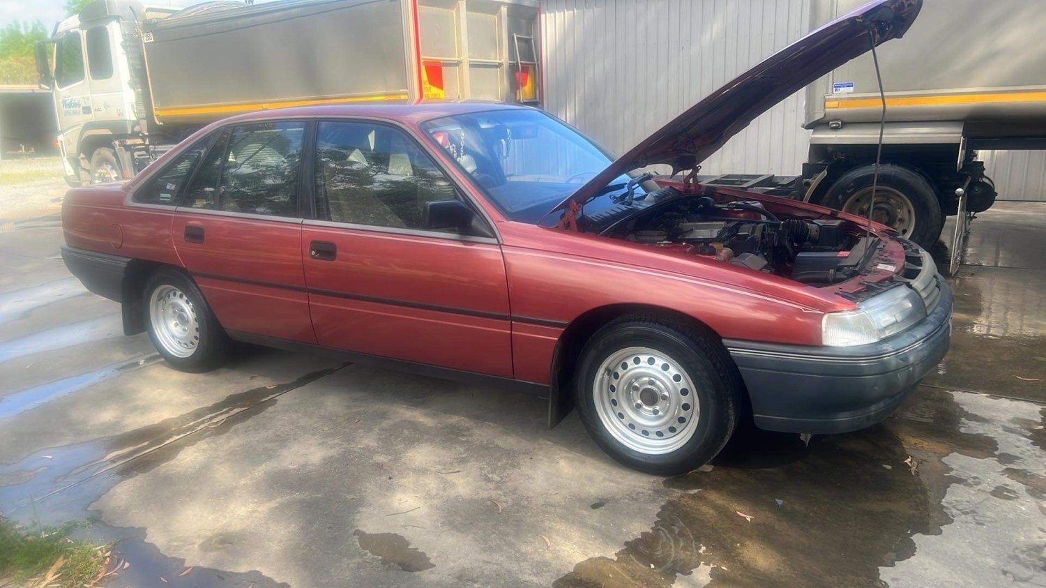 1990 Holden Commodore - bradleywatkins97 - Shannons Club