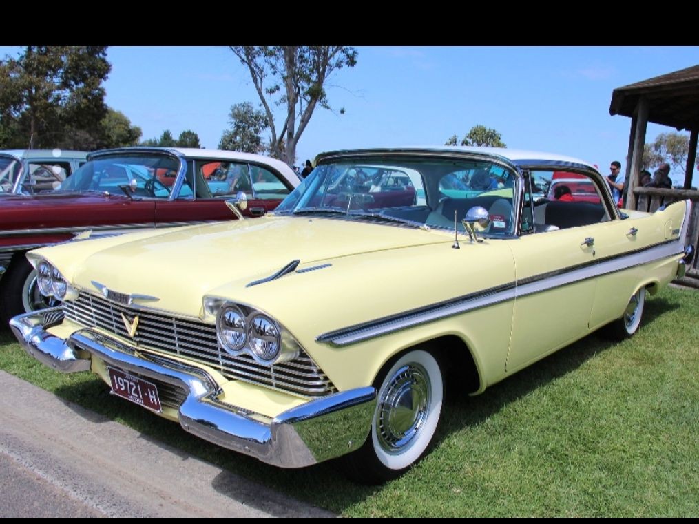 1958 Plymouth Belvedere - Amph71 - Shannons Club