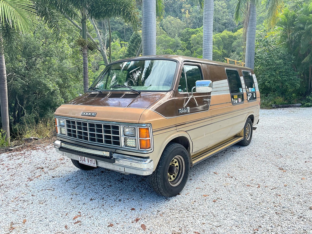 1985 Dodge B250 Conversion - Dobbo - Shannons Club