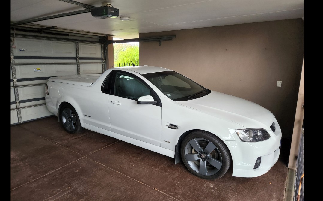 2011 Holden COMMODORE SV6 THUNDER