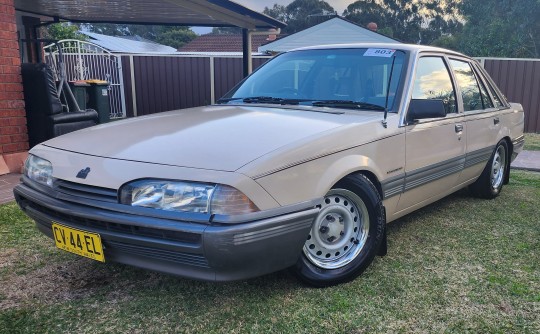 1988 Holden COMMODORE
