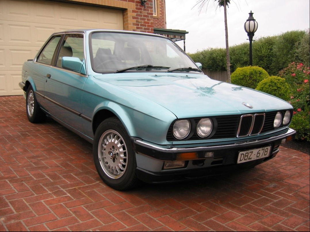 1991 BMW E30 323i