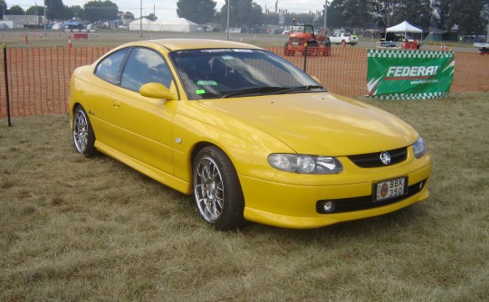 2004 Holden MONARO CV8