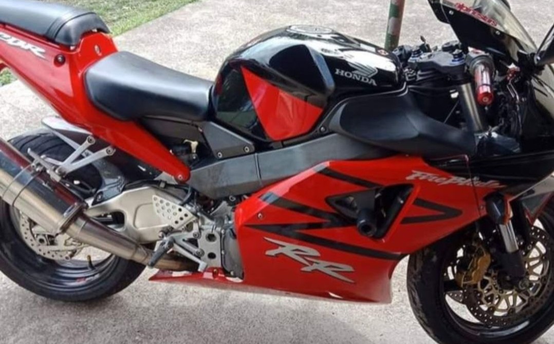 2013 Honda 1000cc CBR1000RR (FIREBLADE)