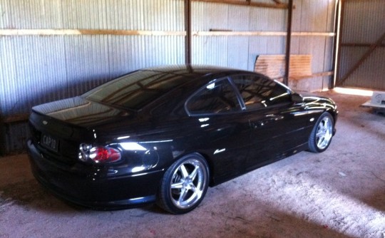 2004 Holden MONARO CV8-R