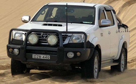 2012 Toyota HILUX SR5 (4x4)