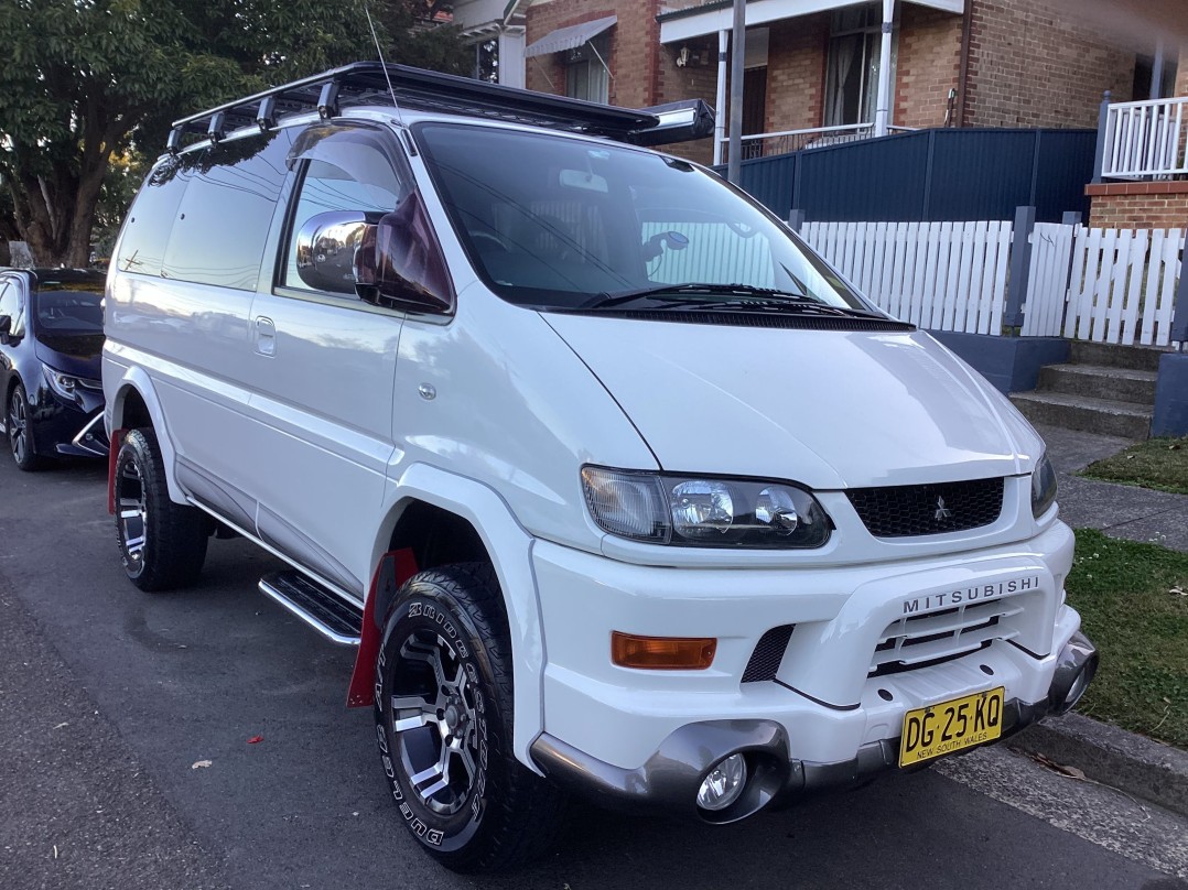 2003 Mitsubishi DELICA CHAMONIX