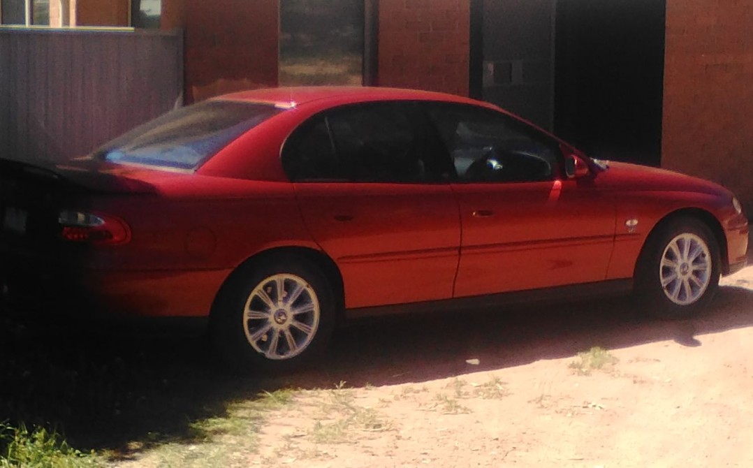 2002 Holden COMMODORE EQUIPE