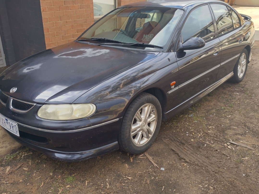1998 Holden Vt
