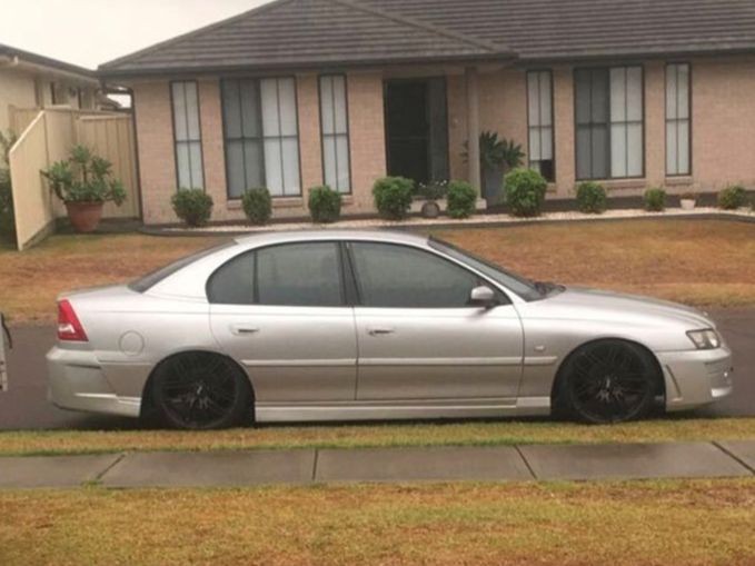 2004 Holden COMMODORE