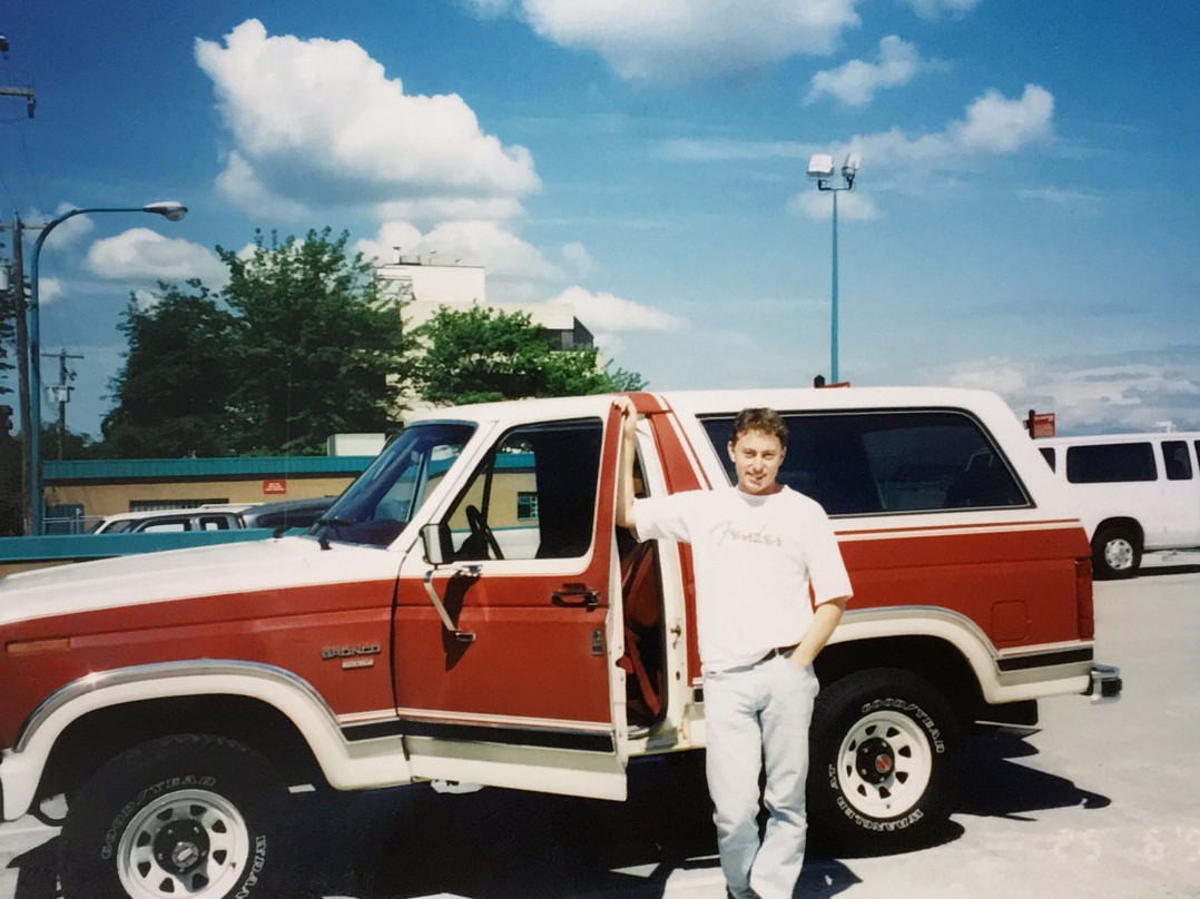 1986 Ford BRONCO (4X4)