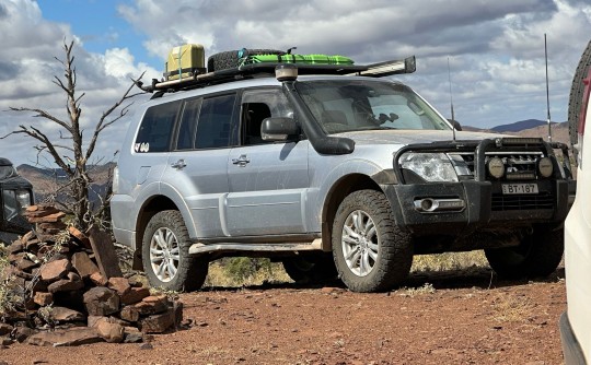 2017 Mitsubishi PAJERO GLS LWB (4x4)