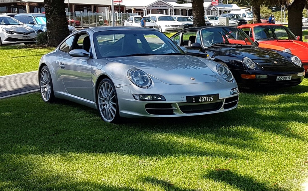 2005 Porsche 911 CARRERA