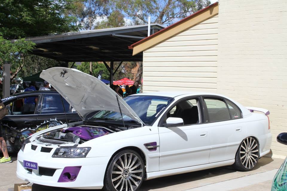 2004 Holden COMMODORE ACCLAIM