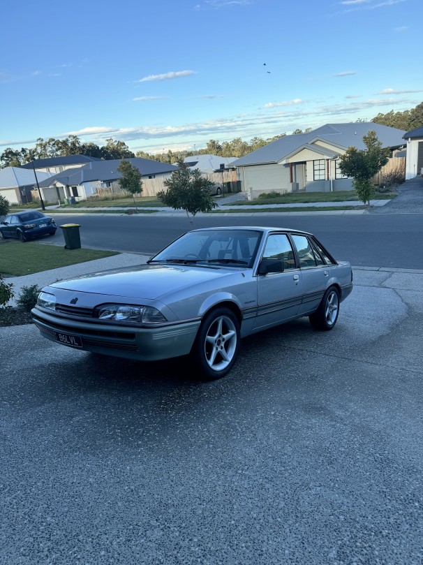 1986 Holden COMMODORE