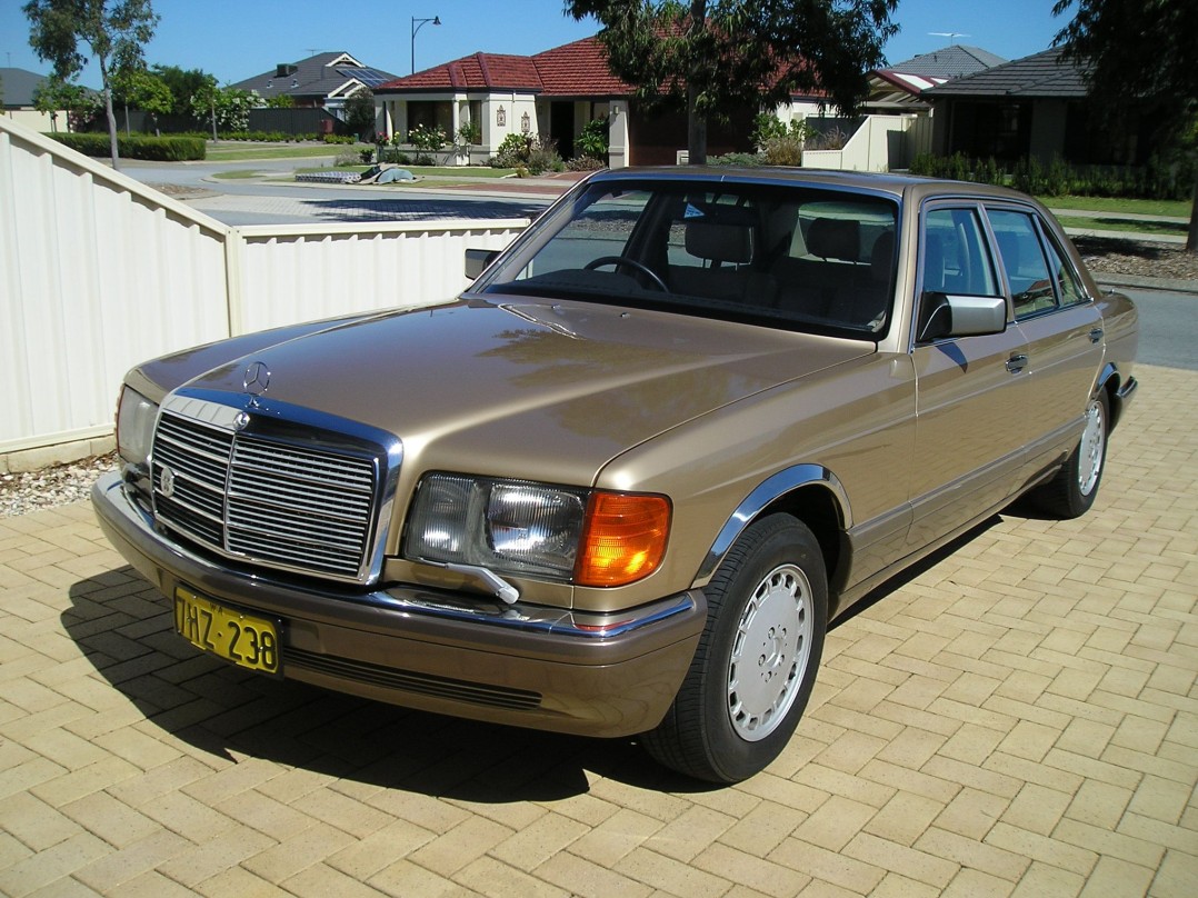 1985 Mercedes-Benz 560SEL