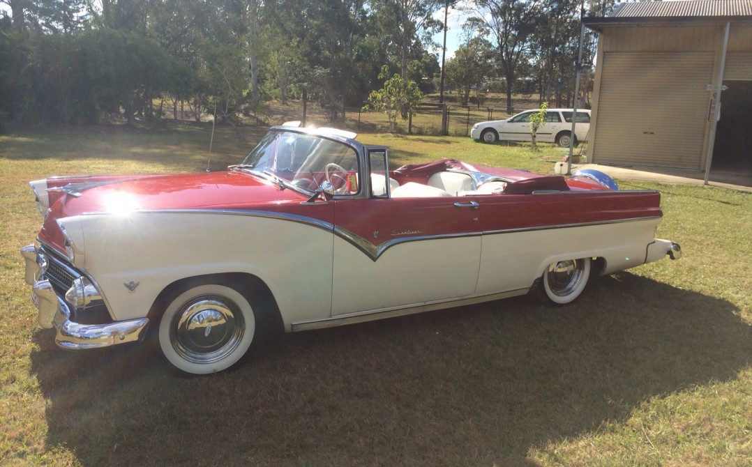 1955 Ford Fairlane Sunliner