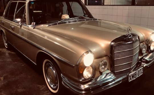 1972 Mercedes-Benz 280se v8