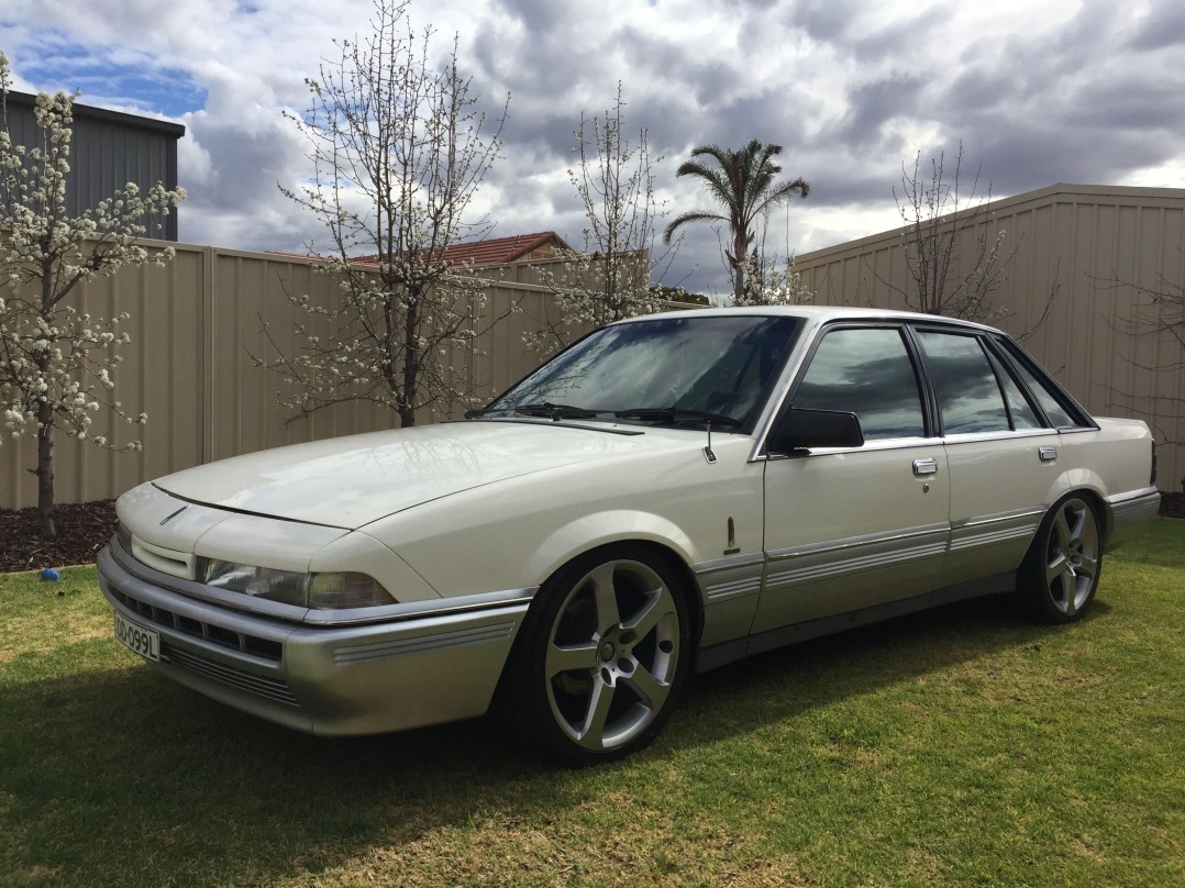 1986 Holden CALAIS