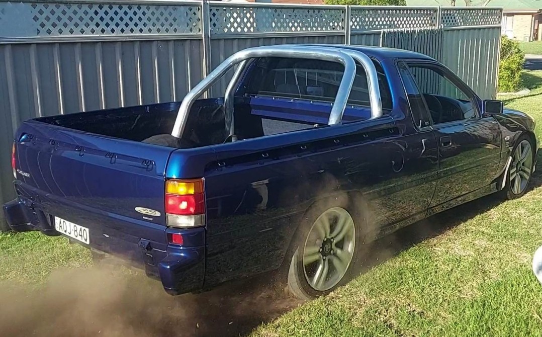 1999 Holden COMMODORE