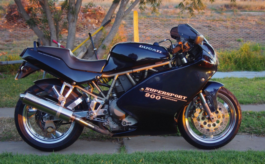 1995 Ducati 900 SUPER SPORT