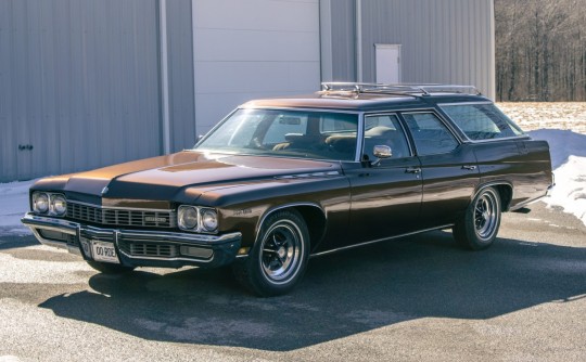 Oldsmobile Custom Cruiser Clamshell