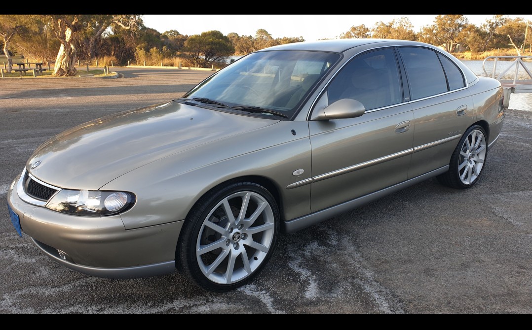 2002 Holden CALAIS