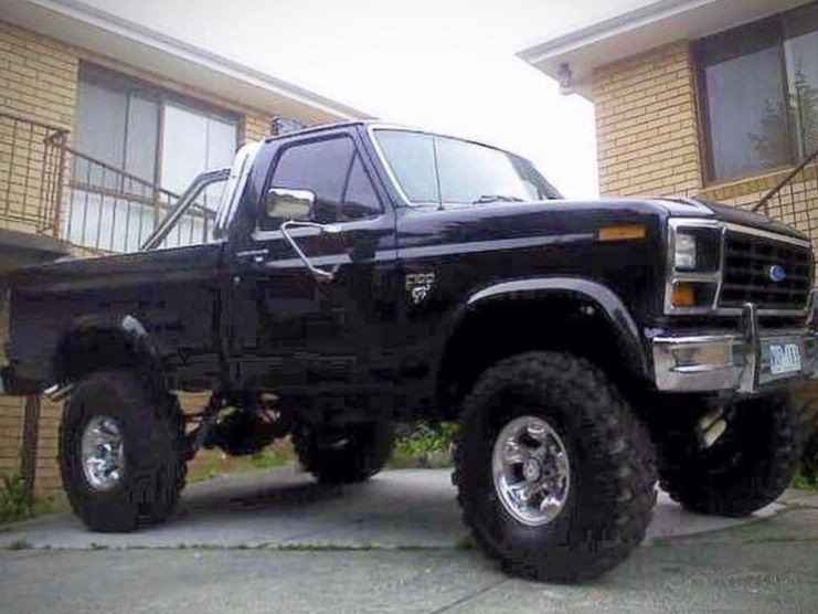 1984 Ford F100 (4x4)