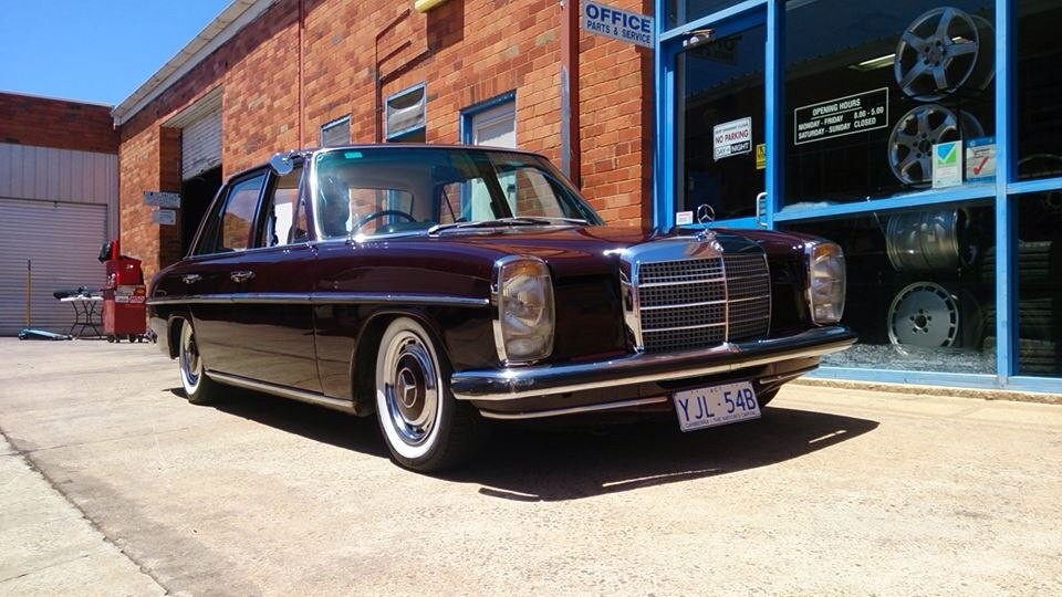 1972 Mercedes-Benz 230