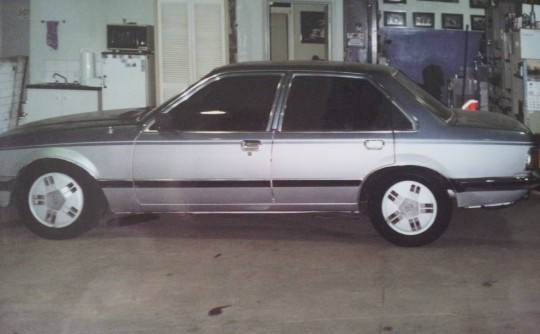 1983 Holden COMMODORE VH sLE